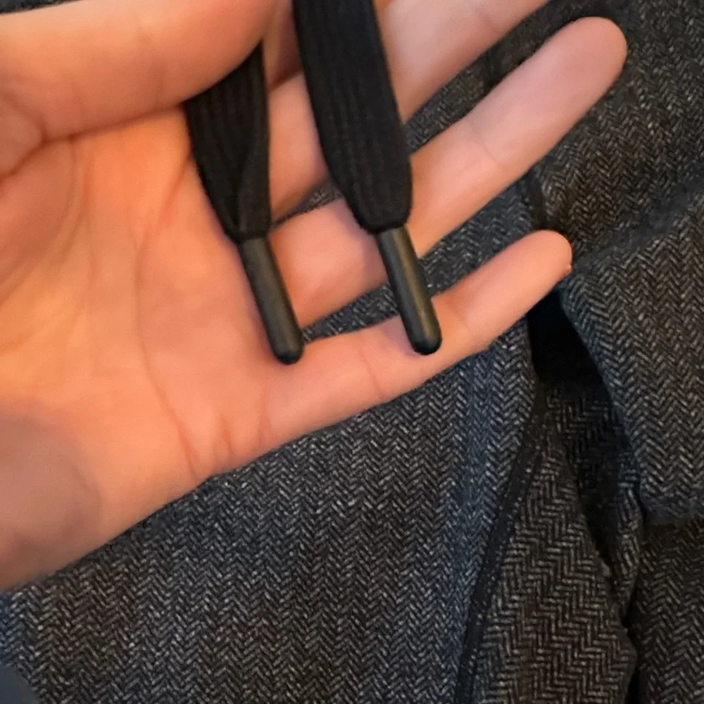 Lululemon Scuba Joggers - Picture 4 of 7